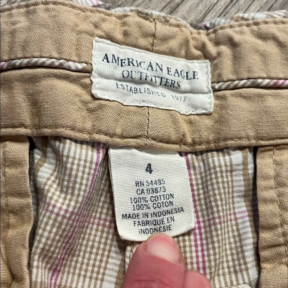 AMERICAN EAGLE Y2K plaid Bermuda shorts low rise size 4 - Picture 2 of 3
